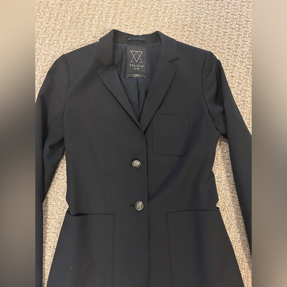 Aritzia Talula Black Exeter Boyfriend Blazer. Size 2 - Picture 3 of 5